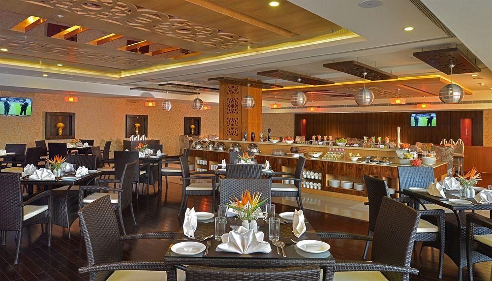 Fortune Select Grand Ridge, Tirupati - Member Itc Hotels' Group מראה חיצוני תמונה The Grand Bar & Restaurant