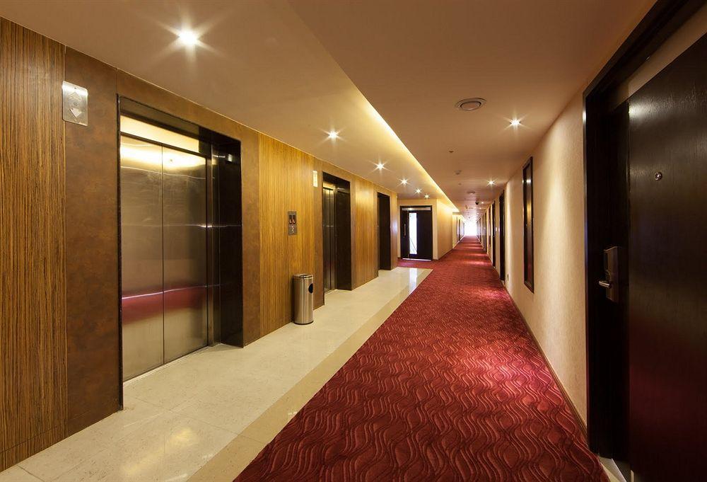Fortune Select Grand Ridge, Tirupati - Member Itc Hotels' Group מראה חיצוני תמונה A corridor at the hotel