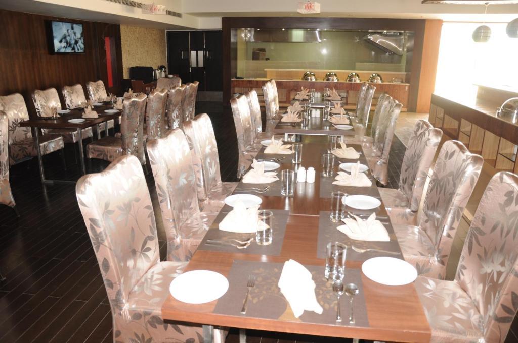 Fortune Select Grand Ridge, Tirupati - Member Itc Hotels' Group מראה חיצוני תמונה A restaurant in India