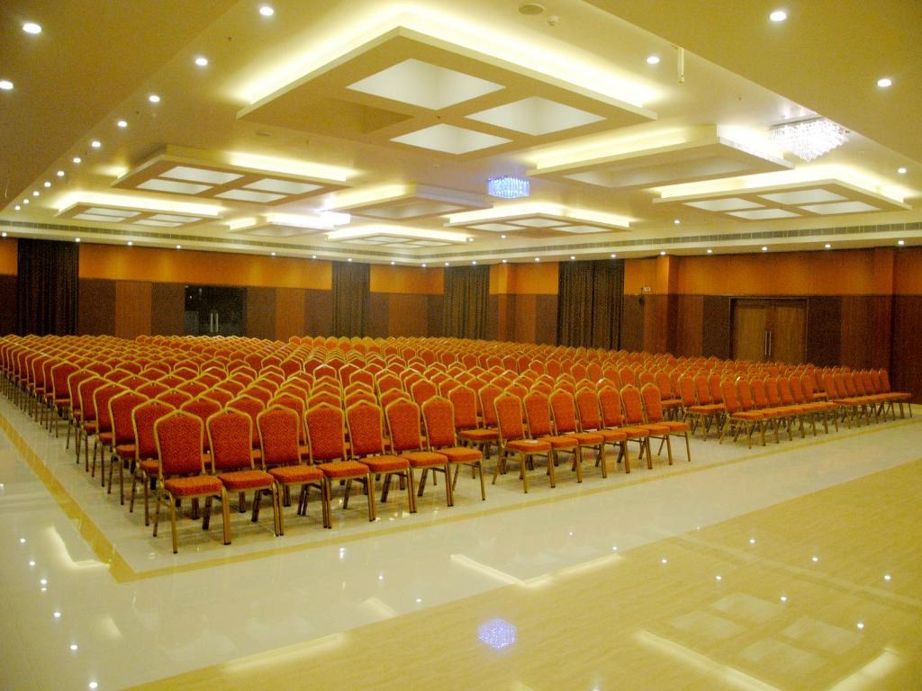 Fortune Select Grand Ridge, Tirupati - Member Itc Hotels' Group מראה חיצוני תמונה The Auditorium