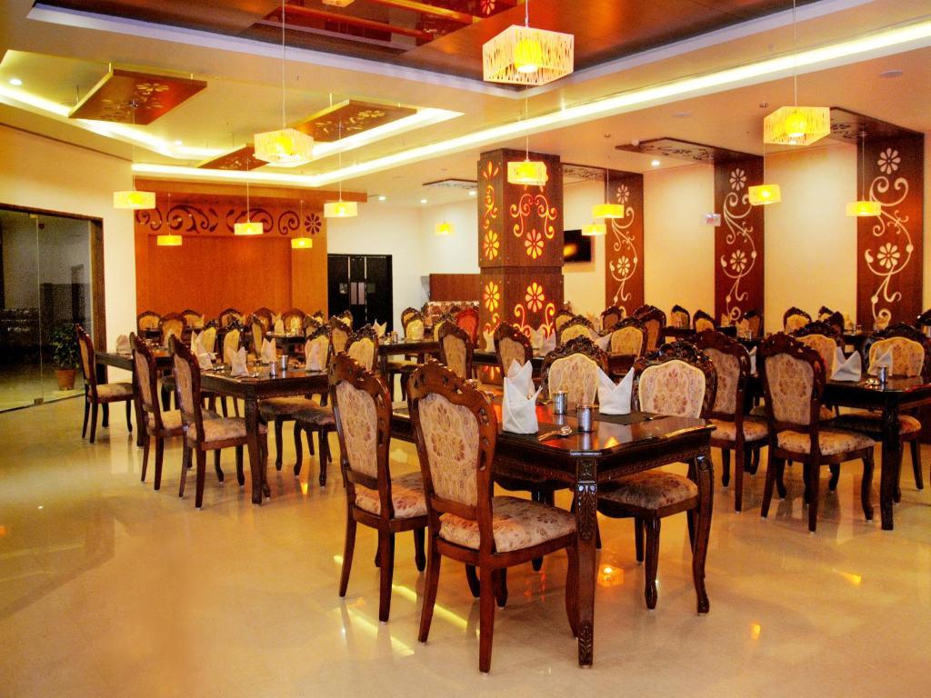 Fortune Select Grand Ridge, Tirupati - Member Itc Hotels' Group מראה חיצוני תמונה The restaurant at the hotel
