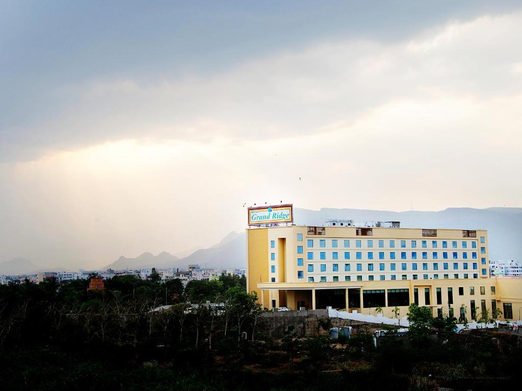 Fortune Select Grand Ridge, Tirupati - Member Itc Hotels' Group מראה חיצוני תמונה The hotel in 2011