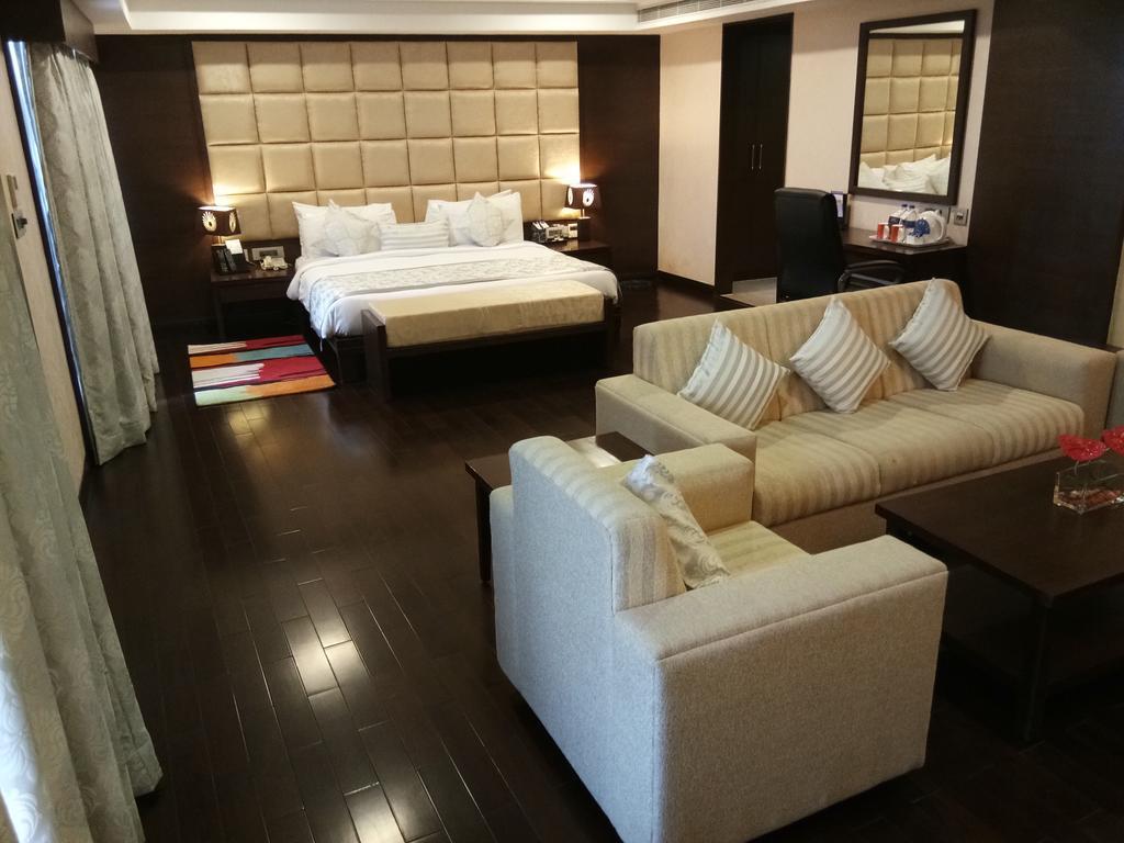Fortune Select Grand Ridge, Tirupati - Member Itc Hotels' Group מראה חיצוני תמונה A suite at the Taj Bengal