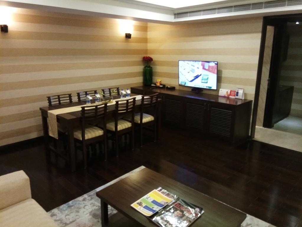 Fortune Select Grand Ridge, Tirupati - Member Itc Hotels' Group מראה חיצוני תמונה A suite at the Taj Mahal Palace, Mumbai