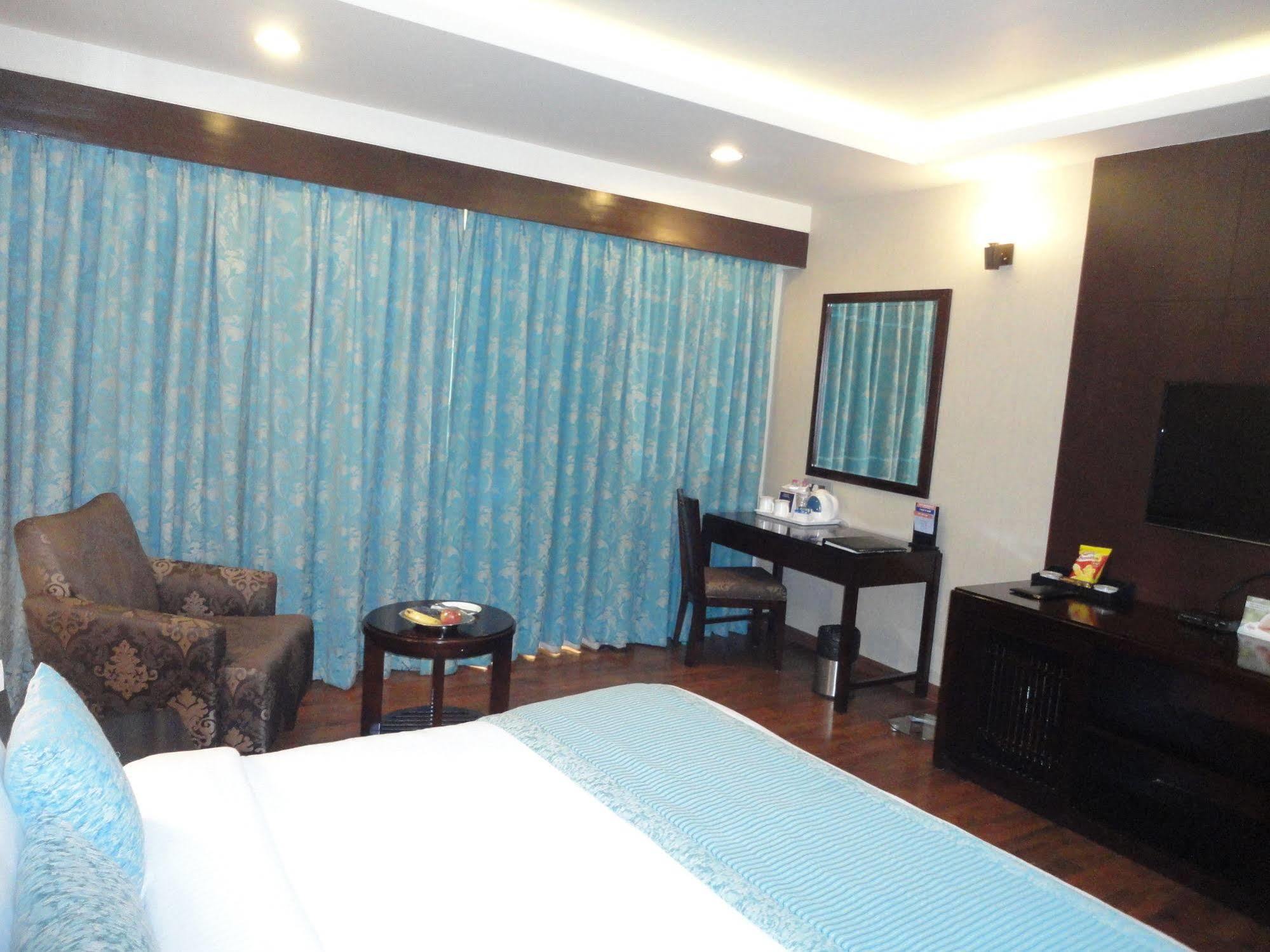 Fortune Select Grand Ridge, Tirupati - Member Itc Hotels' Group מראה חיצוני תמונה A room at the hotel