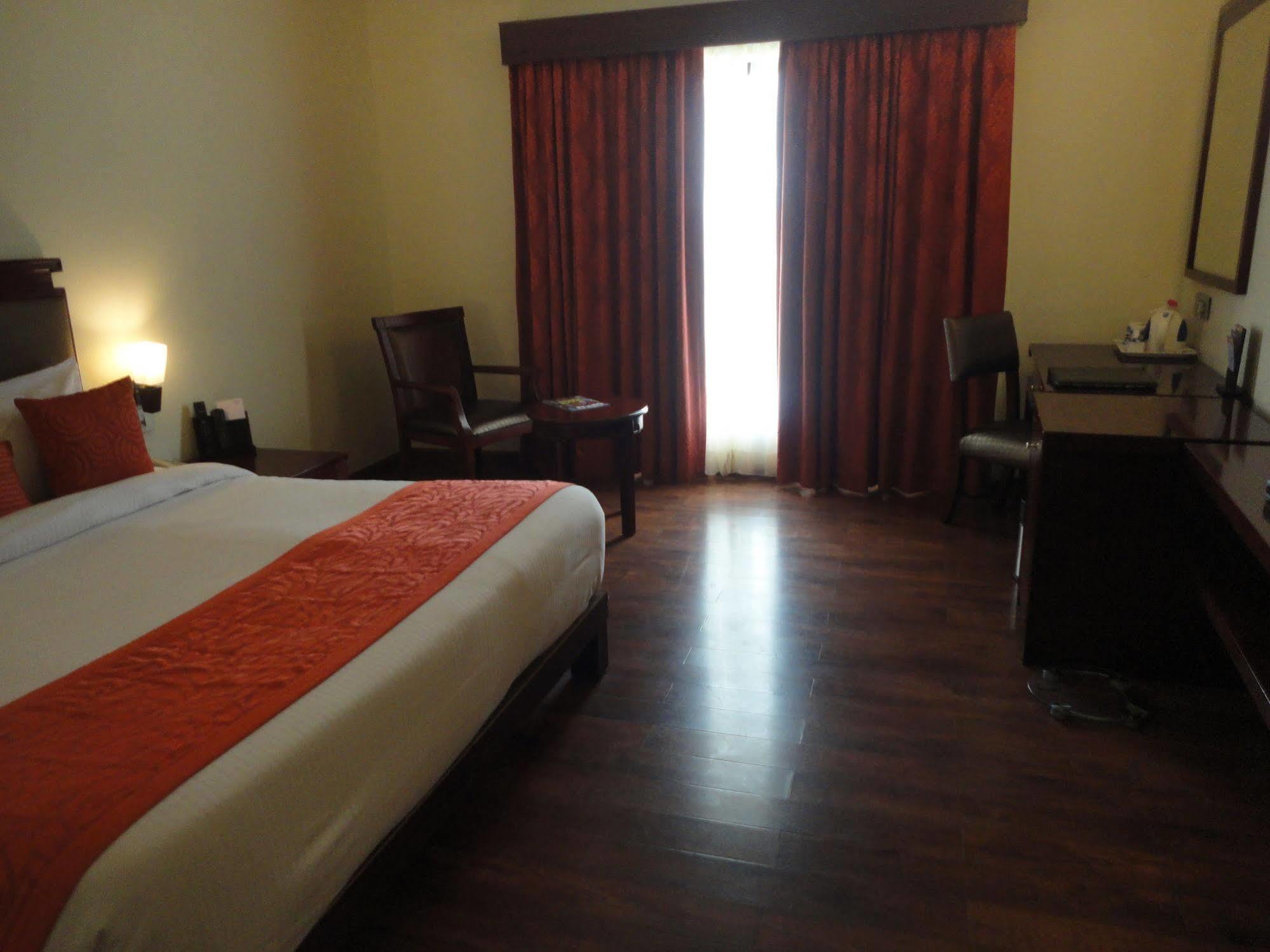 Fortune Select Grand Ridge, Tirupati - Member Itc Hotels' Group מראה חיצוני תמונה A room at the hotel