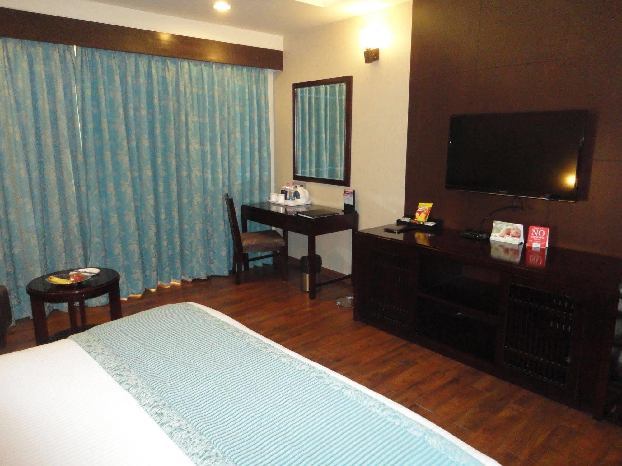 Fortune Select Grand Ridge, Tirupati - Member Itc Hotels' Group מראה חיצוני תמונה A room at the hotel