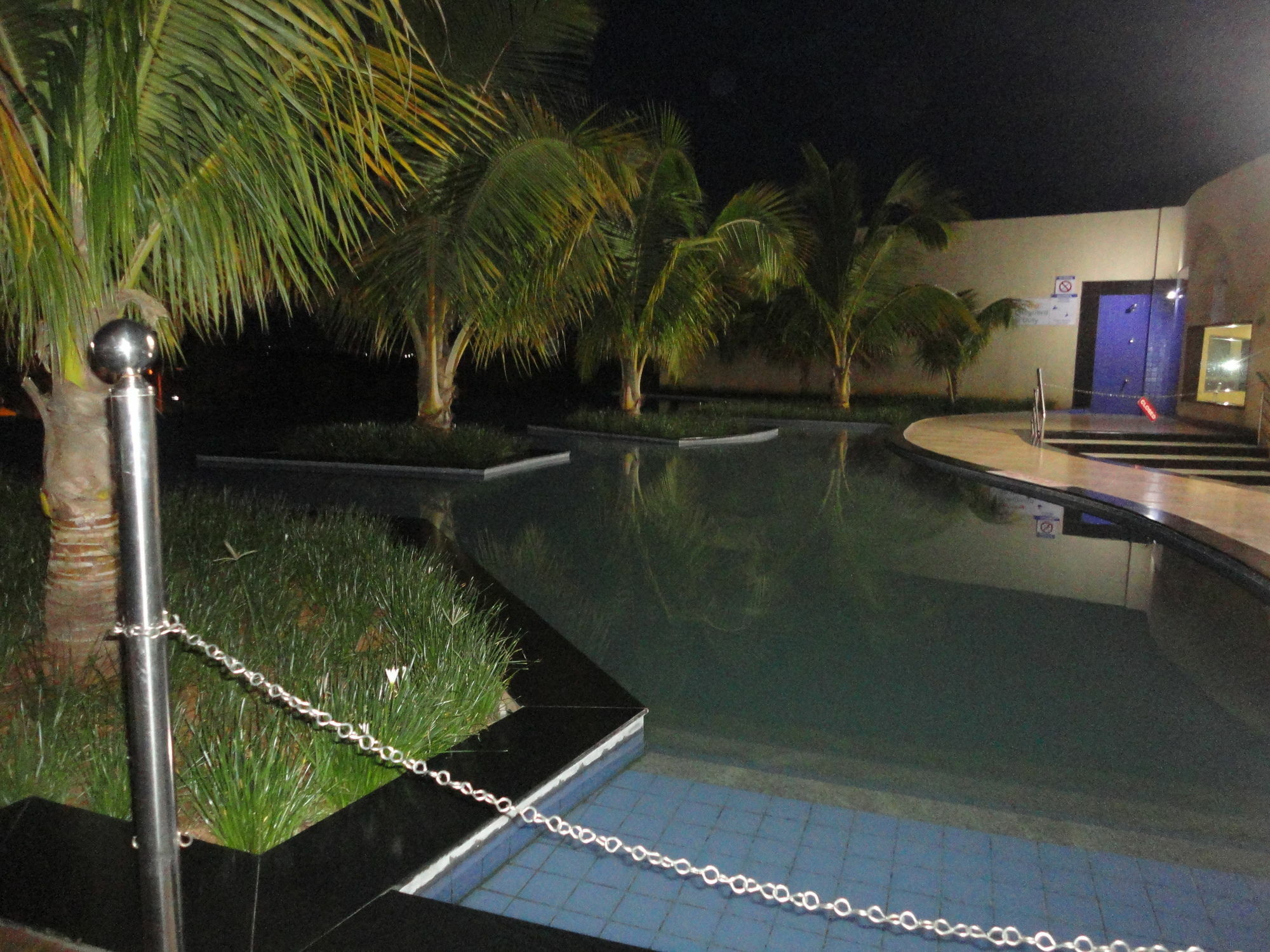 Fortune Select Grand Ridge, Tirupati - Member Itc Hotels' Group מראה חיצוני תמונה The pool at the hotel